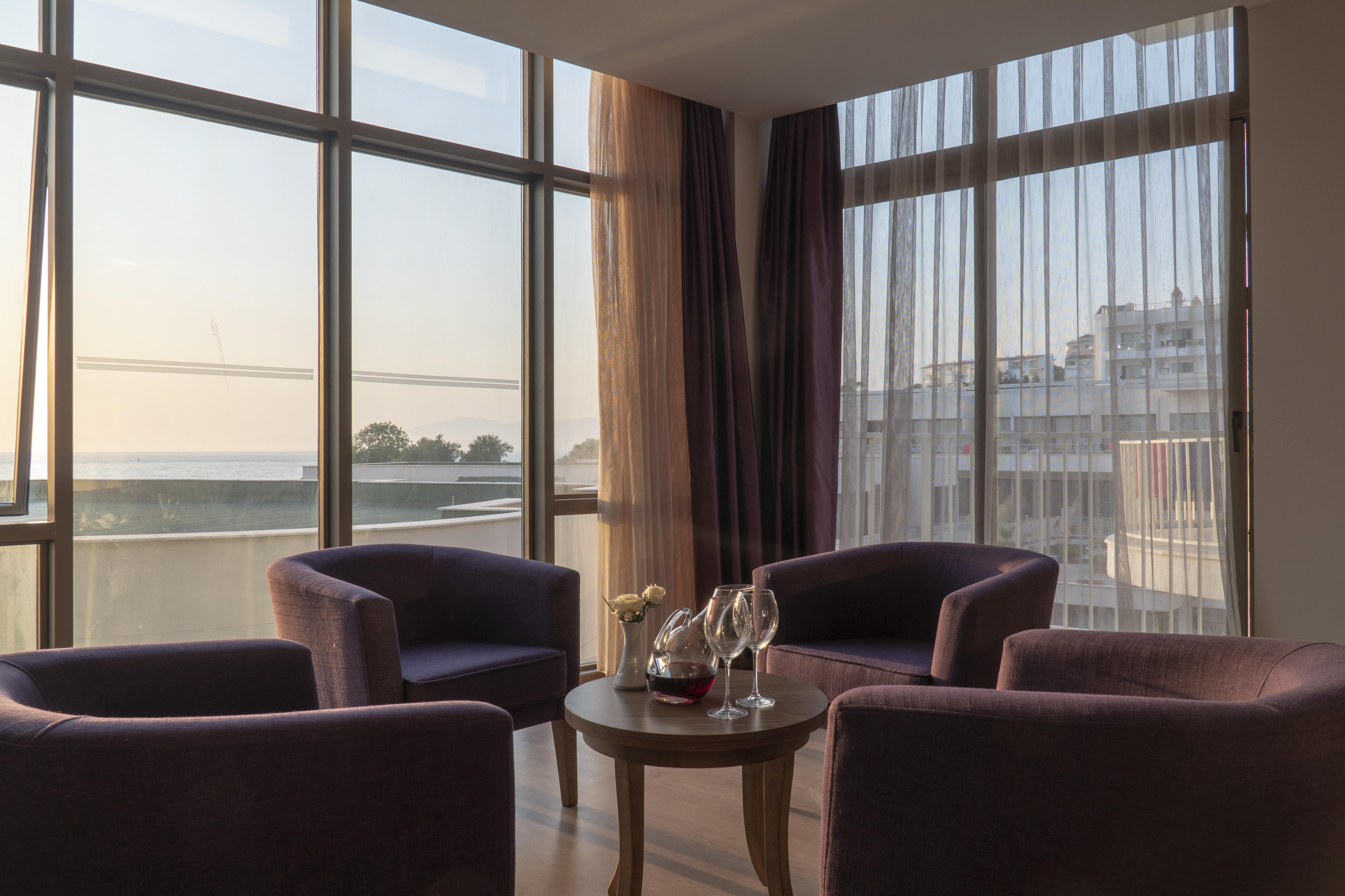Ladies Beach Suite Hotel (Adults Only) Kuşadası Ngoại thất bức ảnh