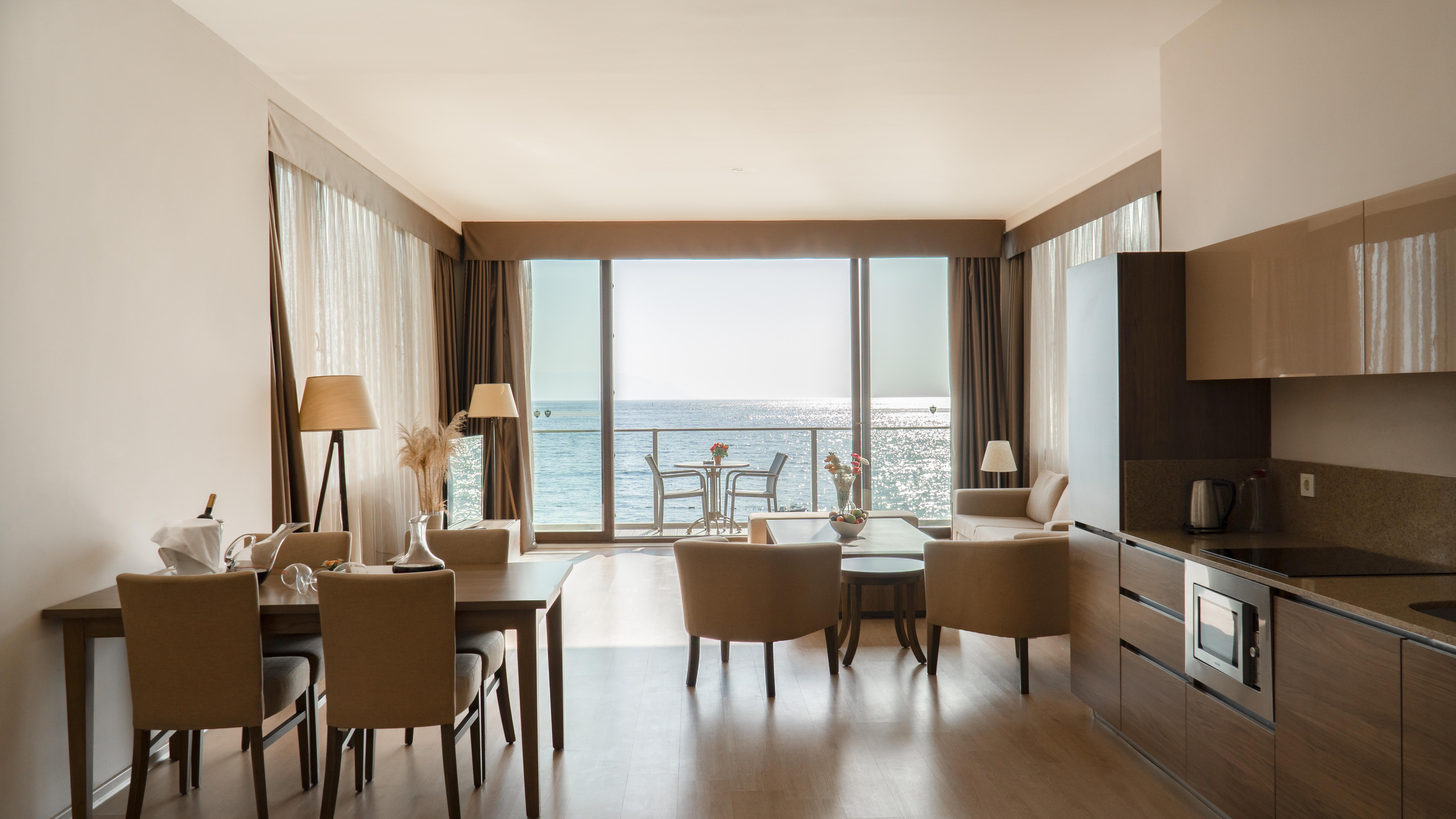 Ladies Beach Suite Hotel (Adults Only) Kuşadası Ngoại thất bức ảnh