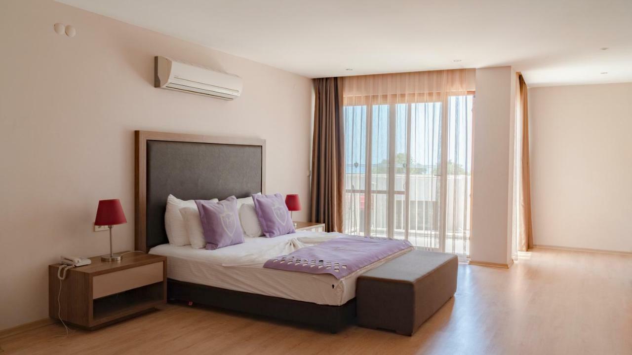 Ladies Beach Suite Hotel (Adults Only) Kuşadası Ngoại thất bức ảnh