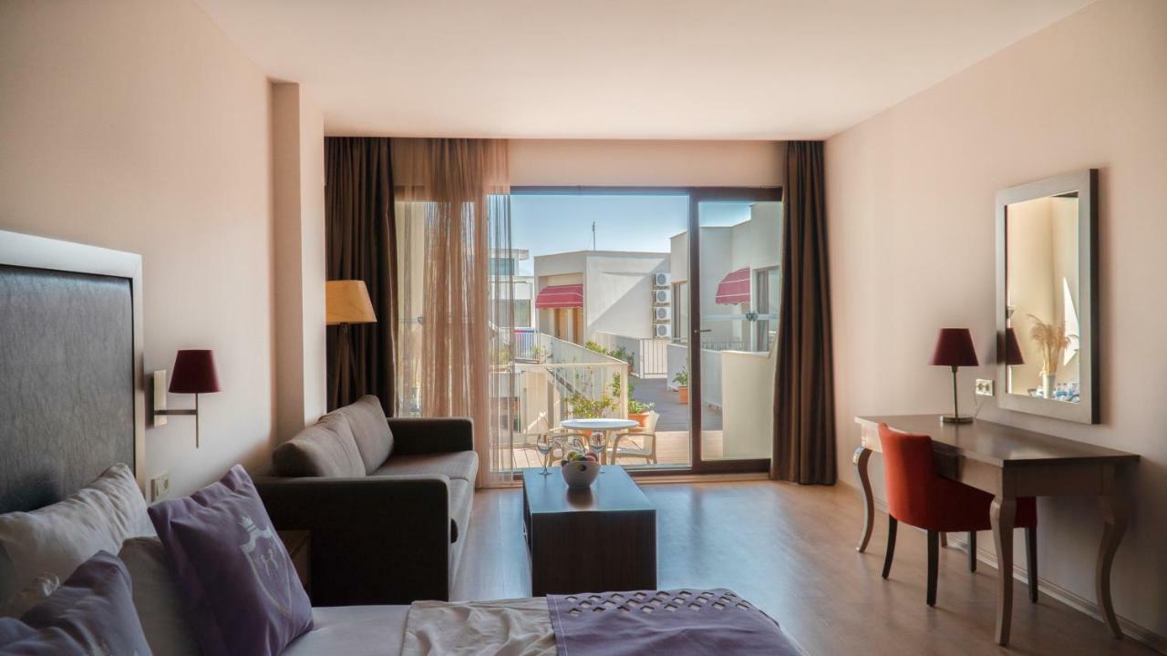 Ladies Beach Suite Hotel (Adults Only) Kuşadası Ngoại thất bức ảnh