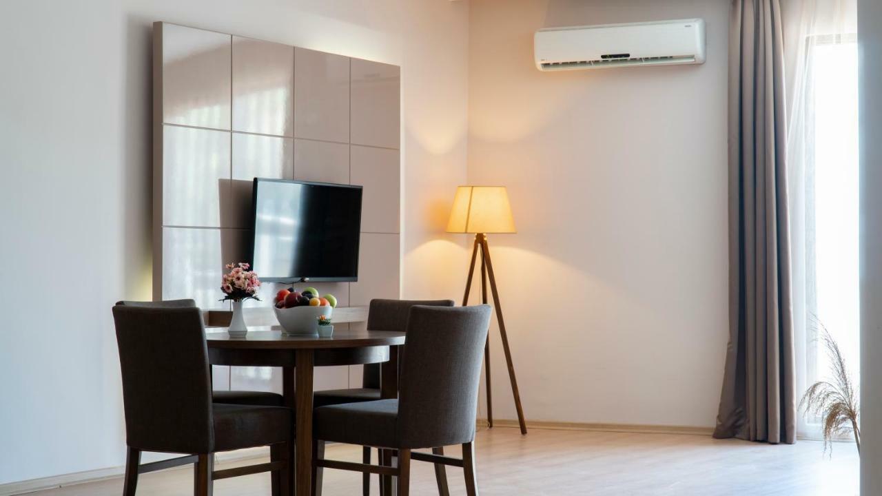 Ladies Beach Suite Hotel (Adults Only) Kuşadası Ngoại thất bức ảnh