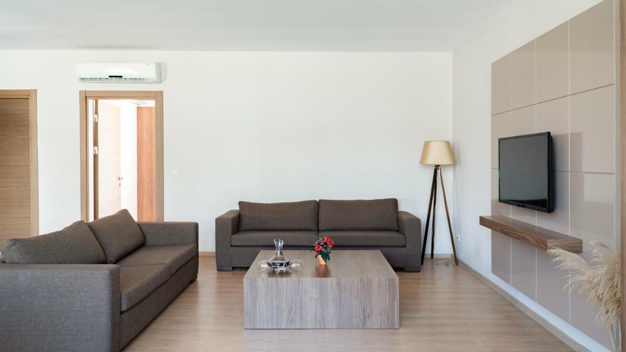 Ladies Beach Suite Hotel (Adults Only) Kuşadası Ngoại thất bức ảnh